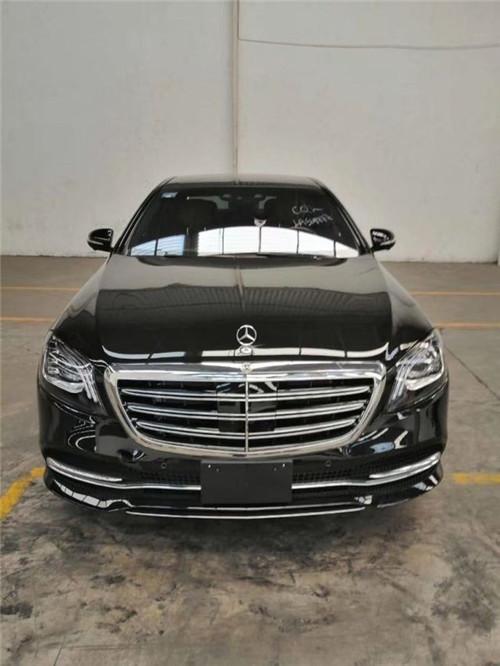 凤凰网汽车 北京综合 降价 正文 进口奔驰s450中网格栅由老款车型的4