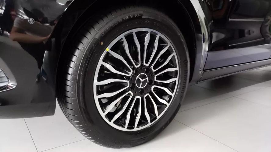 奔驰v260l爱马仕版有多实用当女朋友躺上去就知道