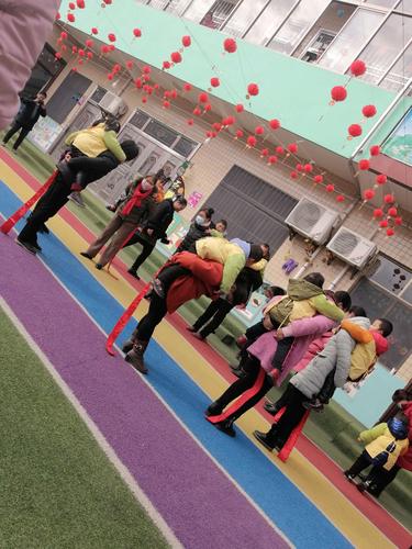 博艺幼儿园《小手牵大手,快乐一起走》亲子活动
