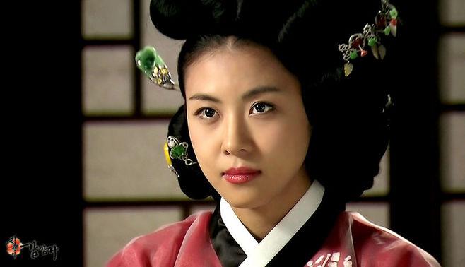 《黄真伊》河智苑.#韩国古装美人# #明星韩服