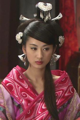 郭珍霓古装戏端庄典雅