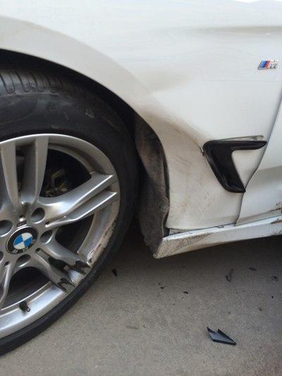 发个被撞图求安慰,刚一万公里,躺着中枪._宝马3系gt论坛_手机汽车之家