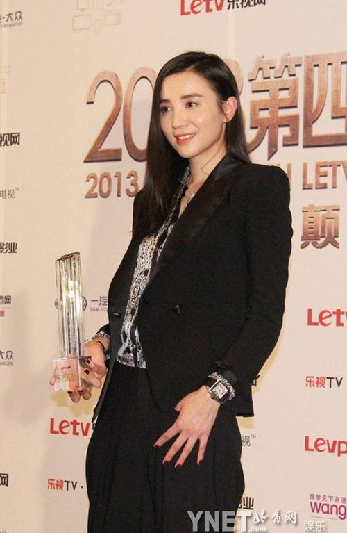 小宋佳凭《萧红》再获奖 荣膺最具实力演员