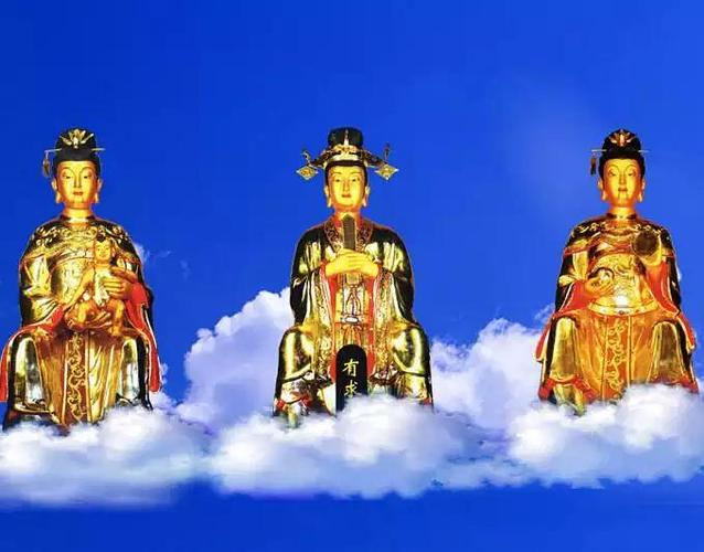 三霄娘娘 三霄娘娘是 为云霄,琼霄,碧霄的合称,为感应随世仙姑正神(又