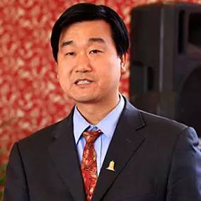 李四龙     北京大学哲学,宗教学系教授;研究领域:中国佛教史,佛教