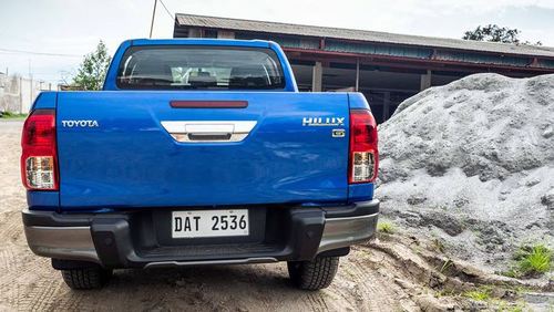 2021款丰田海拉克斯hilux g 4x2 at:高性价比日常皮卡