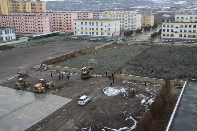 这将进一步保障了岷县三中校园总体规划布局和操场建设用地.
