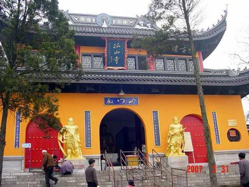 内地寺院介绍 >>正文内容  孤山寺     地址:江苏省泰州市靖江市孤山