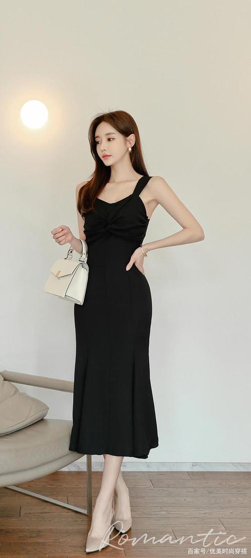 黑色吊带连衣裙 裸色高跟鞋,孙允珠束腰连衣裙推荐