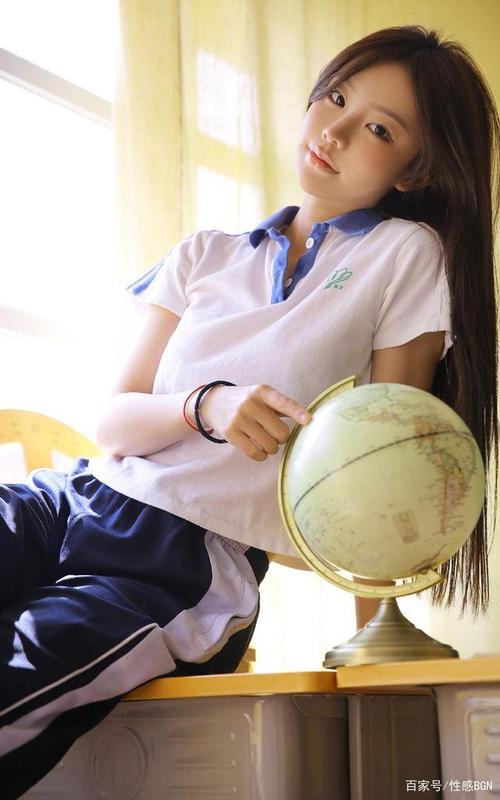 极品学生妹教室校服写真