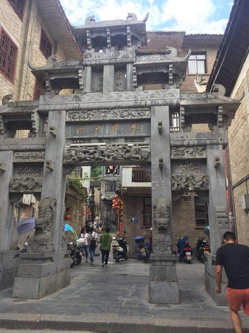 (注,安铺镇为广东四大古镇,三月十九晚,随笔)