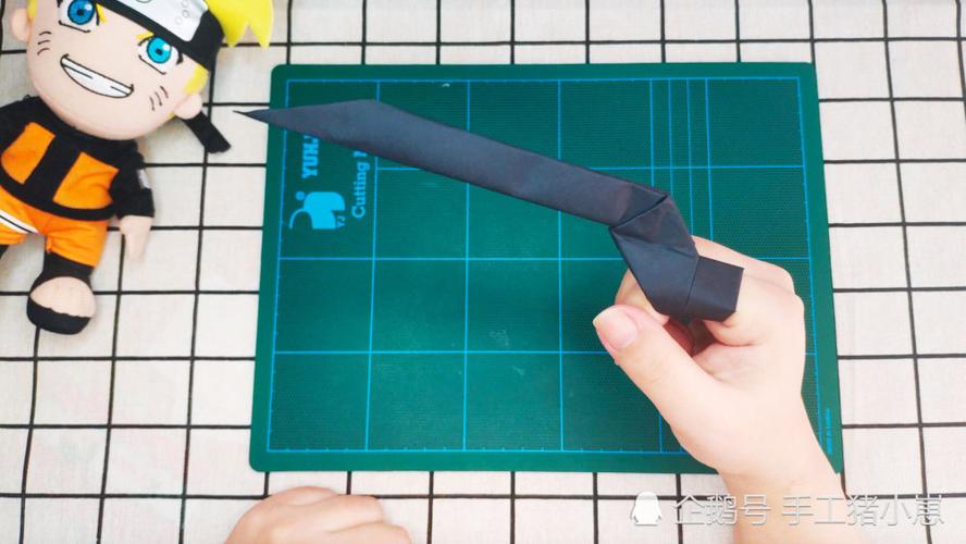 金刚狼爪折纸,太酷了,圆孩子一个英雄梦