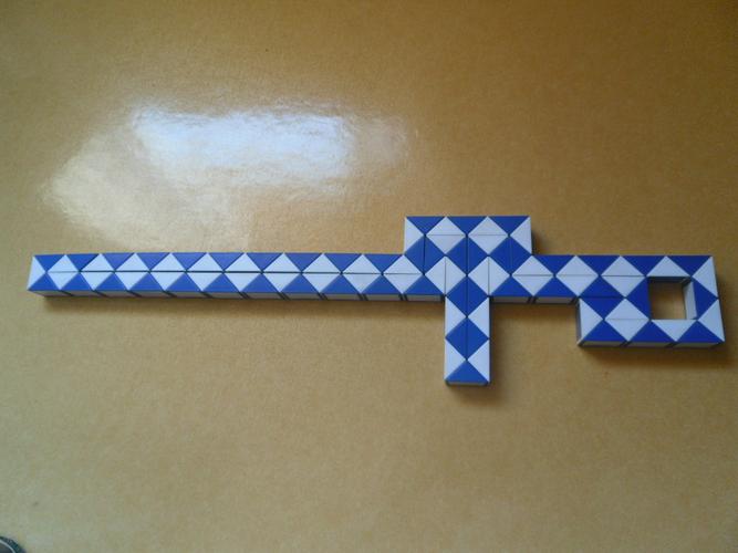  p>魔尺rubik"s snake(官方名称是rubik"s twist)是由 a href="#"