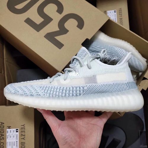 yeezy350 冰蓝 满天星_满天星_阿迪达斯怎么样_穿搭_yeezy350_潮流_好