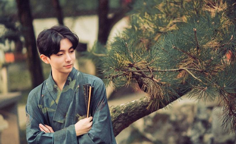 淡辉夕颜,公子如玉,是你执一把青伞,为我许下一世长安)古风汉服真人男