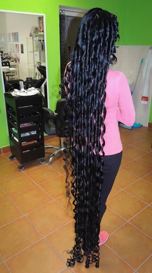 拖地长发做成大花卷