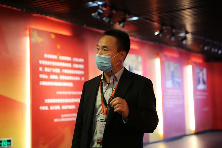 学校纪委书记杨海燕为党员干部再次强调廉政纪律