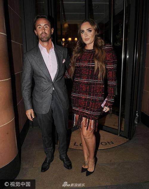 f1总裁千金塔玛拉穿红裙秀美腿