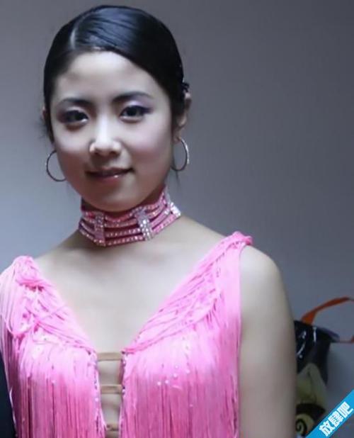 曹佳睿个人资料年龄多大 曹佳睿的老公儿子 曹佳睿生活照