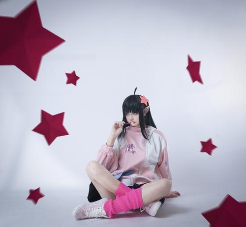 cos凹凸世界凯莉想吃棒棒糖吗