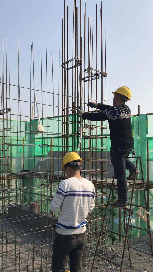 202#楼二十一层墙柱钢筋绑扎