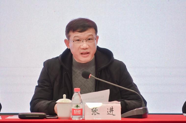 重庆高职研究会常务副会长,重庆工程职业技术学院院长张进作通报.