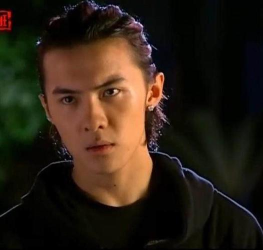 想到唐禹哲,小编对他的作品除了《终极一班》可谓一无所知,但是