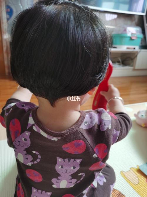 你头发后面为什么会有个尖尖_萌娃_宝宝日常