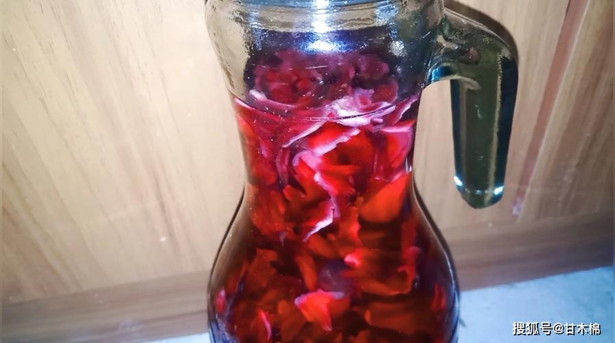 摘红桃k泡酒,腌蜜饯,味道酸酸甜甜,美味好吃,做法简单