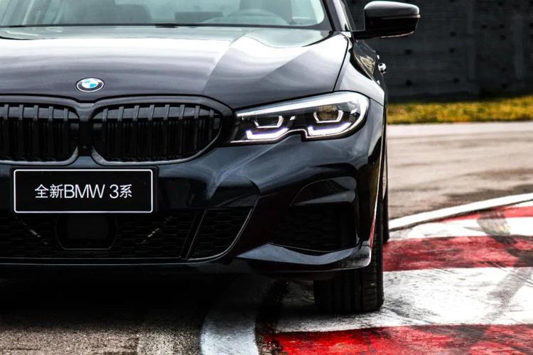 进口宝马3系2019款实车 2019款进口宝马330i
