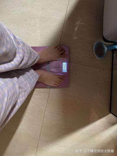 这是我3月1号称的体重,不称不知道,一称吓一跳,竟然胖到了130斤,长