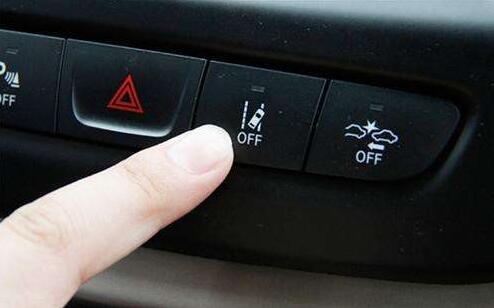 自动挡踩刹车发出"咯噔"声 新手100%不知道怎么回事