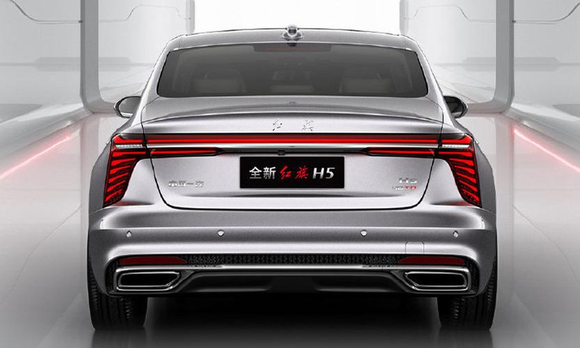 红旗全新一代h5但其实全新h5并非全部拷贝h9的设计,比如更夸张的散热