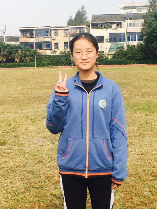 高馨悦,出生于2002年10月10日,现就读于常州市新闸中学,是九年级4