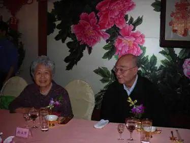 于敏先生和夫人孙玉芹先生.摄于2006年,庆祝于敏先生80华诞2.