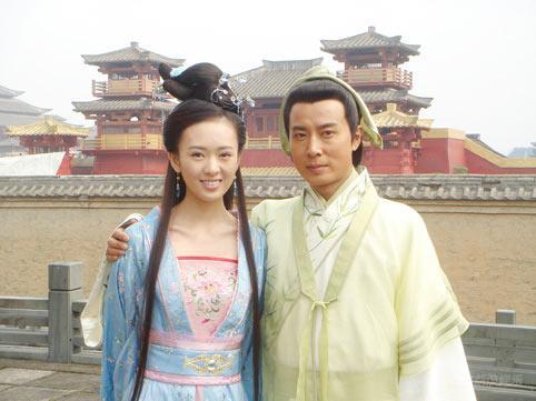 《清风明月佳人》日前正在紧张拍摄中,童瑶(blog)则成功抵御"韩流"的