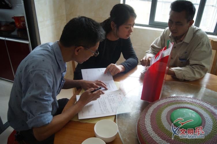 将乐县文明单位志愿者浓情迎端午慰问困难群众