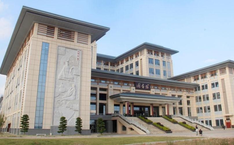 广西中医药大学校园风景