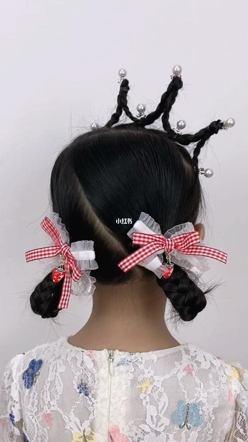 最近爱上了这款自带皇冠的公主发型,扎起来_发型_编发