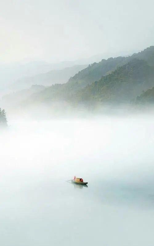 时光如流水,路要慢慢走,景要慢慢赏,时光要慢慢品,但是,岁月不饶人
