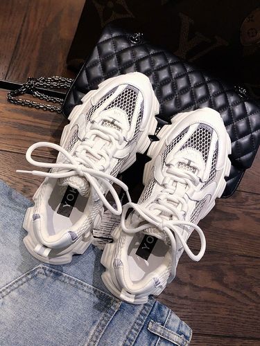 老爹鞋2021春季新款潮港风女鞋运动拍休闲鞋  ad hepburn被迫卖鞋子
