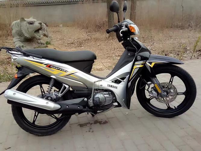 原装雅马哈110cc弯梁c8 125cc弯梁电喷摩托车四冲程新款整车省油