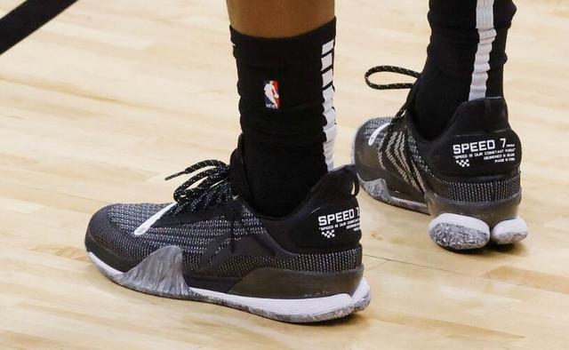 巴特勒签名鞋来了李宁神秘鞋款曝光酷似库里9代不比耐克差