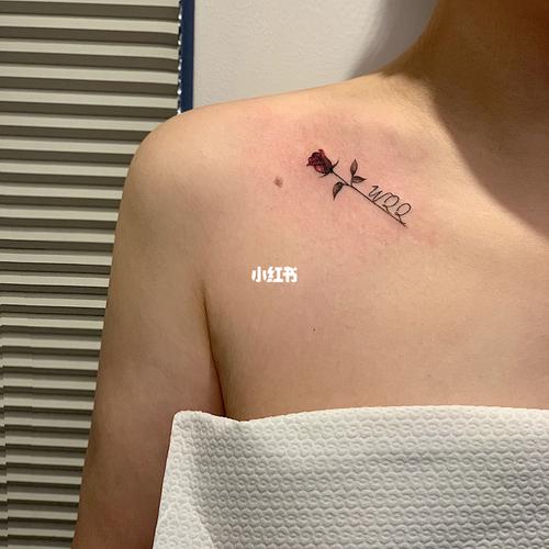 台州-三门屯刺青 锁骨小花英文字母纹身_台州_纹身_赛格特花园自由行