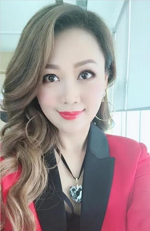 最美阿珂梁小冰