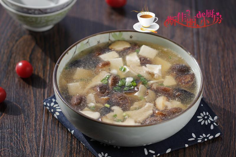 【香菇豆腐肉片汤】