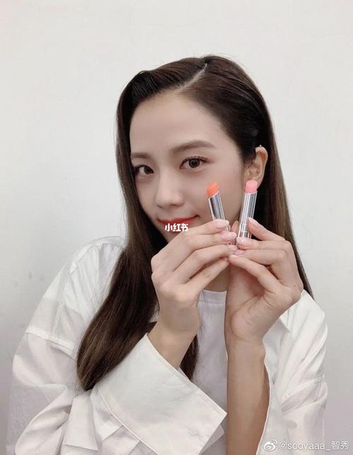 十个耳洞是她唯一的叛逆_jisoo_耳洞_娱乐_明星娱乐