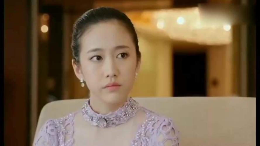 北上广不相信眼泪:梁伊为了钱订婚,赵小亮偷藏木棍,恐吓她