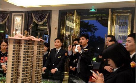 碧桂园来到"悬崖边":股价,销售承压,融资渠道上锁,有
