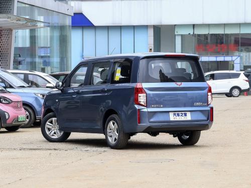 【图】五菱宏光plus 2020款 1.5l 手动舒适型 7座报价